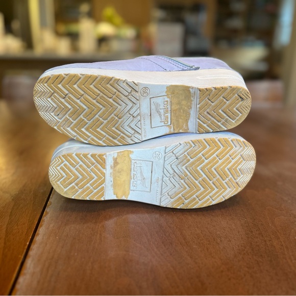 DANSKO Pale Pastel Purple Clogs - Good Condition - Size 8.5 / 39 - RARE 💜🦄💜🦄 - Picture 5 of 6